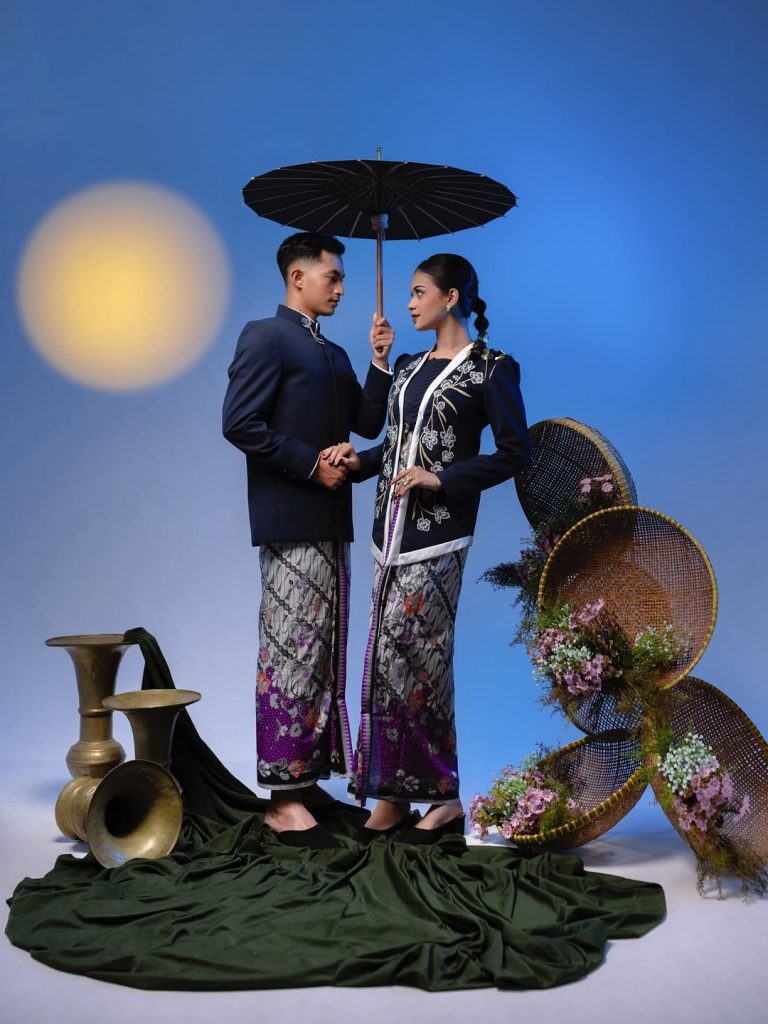 Prewedding Session MUA @fahemroyyan Hairdo @van.hairrr Attire @sewangi.kuntum #prewedding #prewe